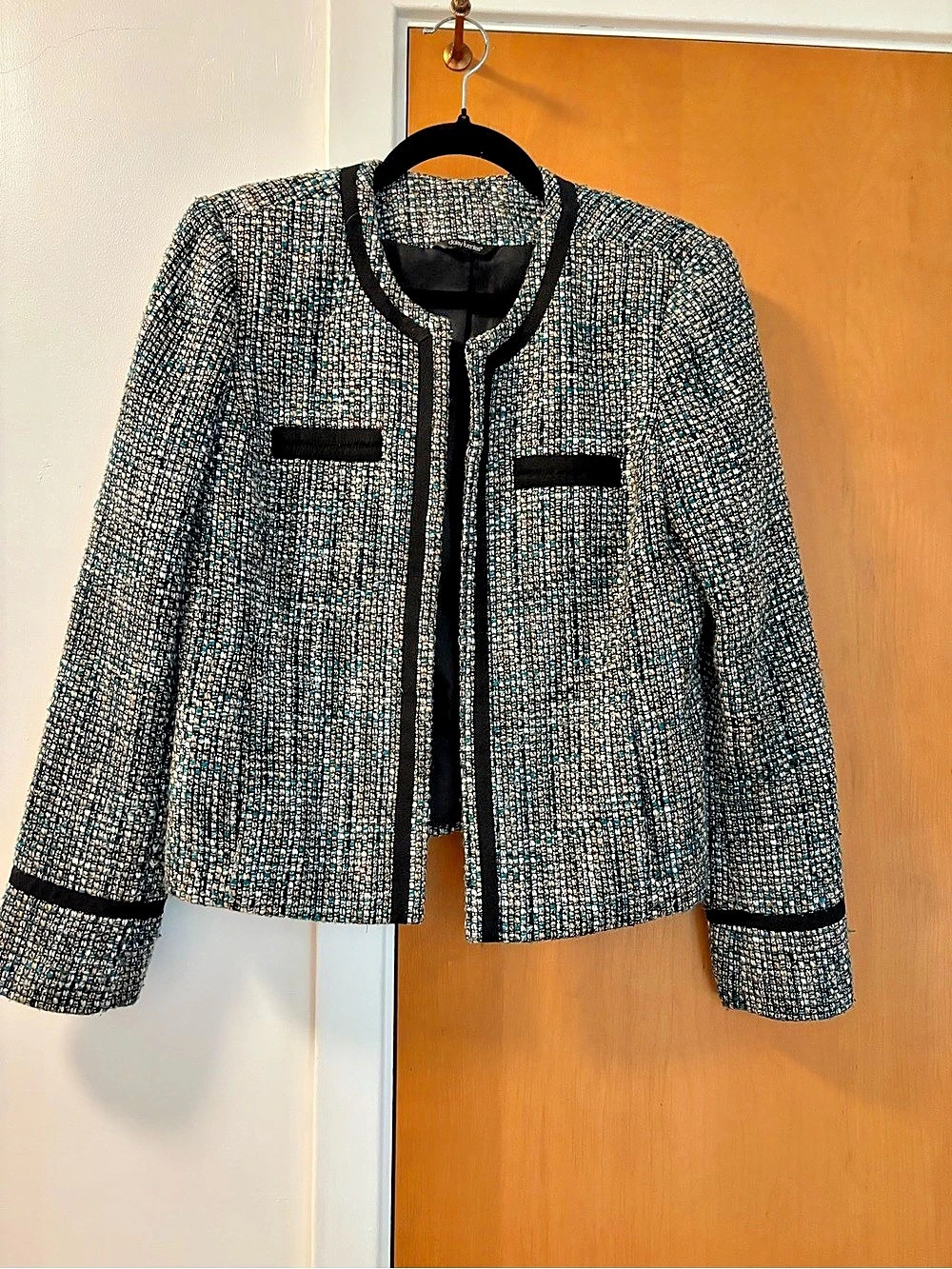 Daisy Fuentes Textured Tweed Blazer in Black/White/Teal - Size Medium